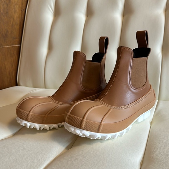 STELLA MCCARTNEY Duck City Chelsea Boots - Picture 1 of 5